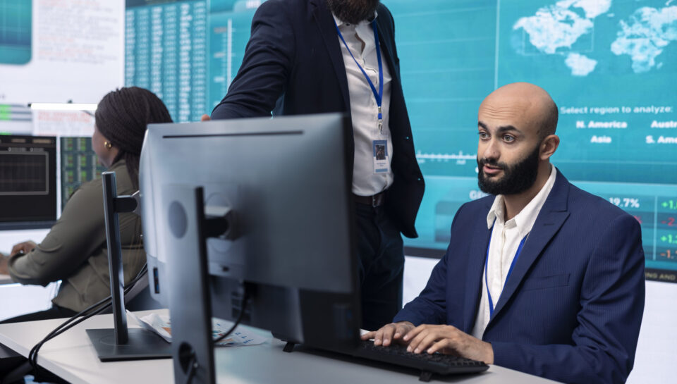 Project manager ensuring productivity and efficiency in creating annual reports Project manager ensuring productivity and efficiency in creating annual reports, providing guidance for her staff in order to impress the shareholders. Strategic business objectives.